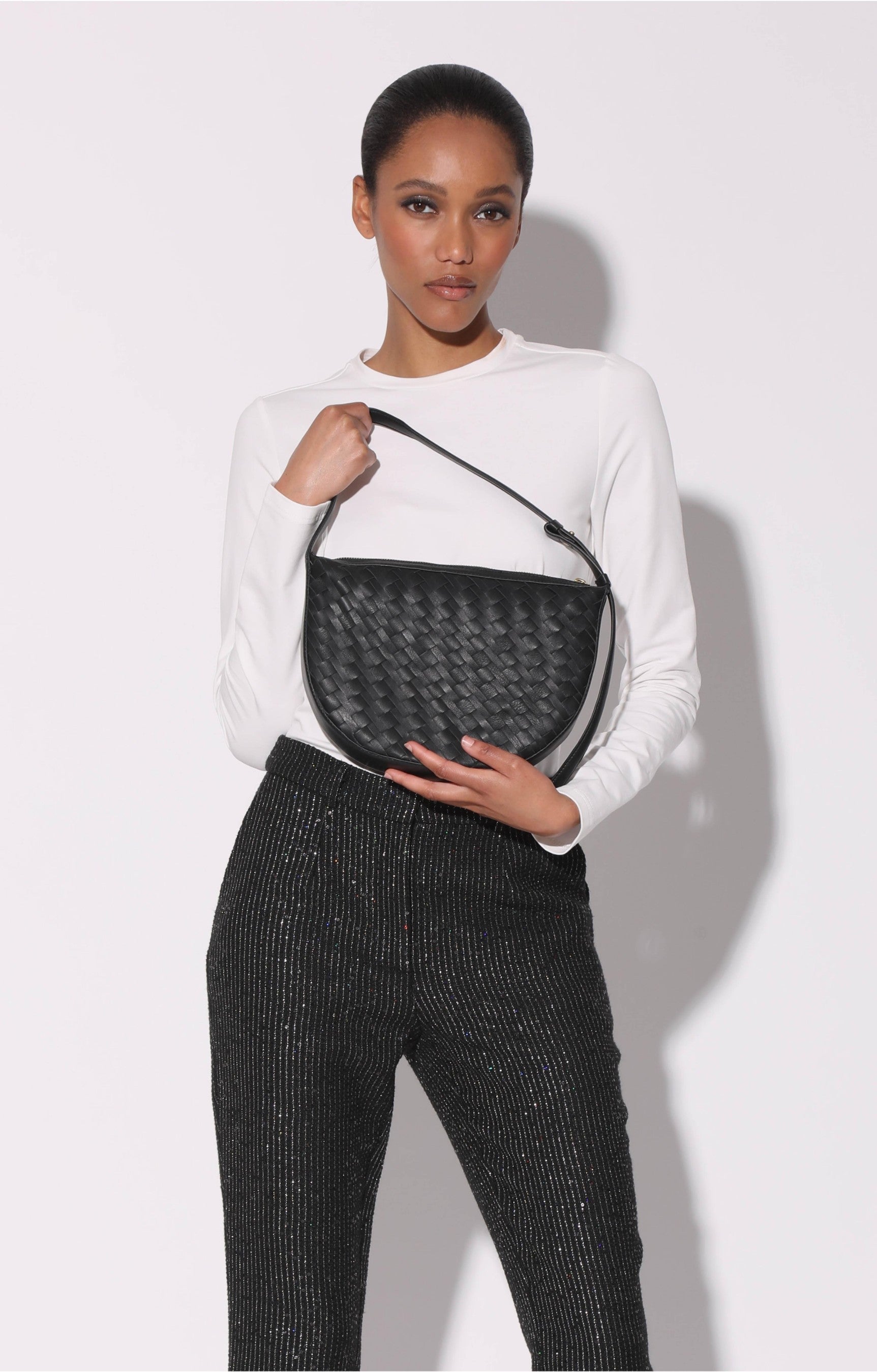 Blake Shoulder, Black